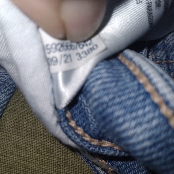 American Eagle Jeans Womens Size 8 Mom Straight Leg Light Wash Distressed - Picture 11 of 11